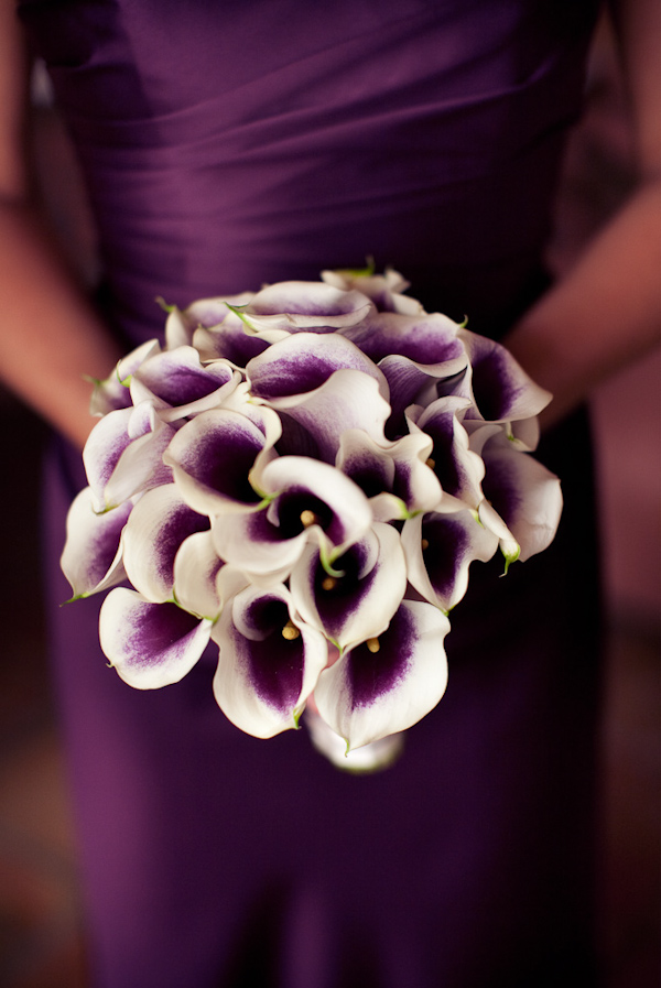 bouquet of puple flowers - photo by Southern California wedding photographers Callaway Gable